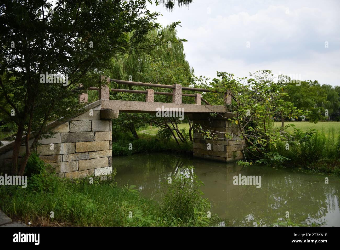 Stone path over small bridge hi-res stock photography and images - Alamy