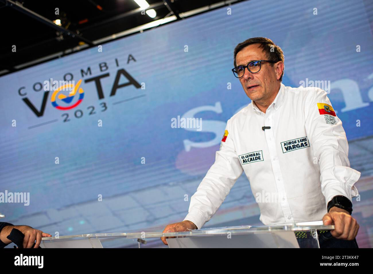 Bogota, Colombia. 25th Oct, 2023. Political party 'Cambio Radical's candidate former police director General Jorge Luis Vargas takes part during the last candidates debate before Colombia's regional elections on October 25, 2023. Photo by: Sebastian Barros/Long Visual Press Credit: Long Visual Press/Alamy Live News Stock Photo