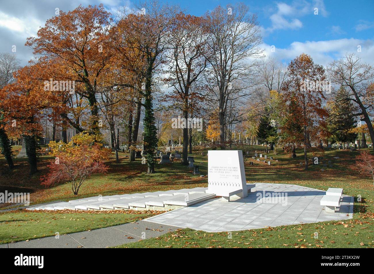 The Forest Lawn Cemetery in Buffalo - The Forest Lawn Cemetery In Buffalo New York 2T3KX2W