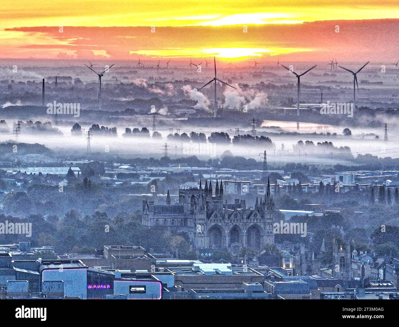 Peterborough, UK. 23rd Oct, 2023. After heavy rain and floods recently, low lying mist hangs over the ground in Peterborough, Cambridgeshire, UK, on 23rd October, 2023. Credit: Paul Marriott/Alamy Live News Stock Photo