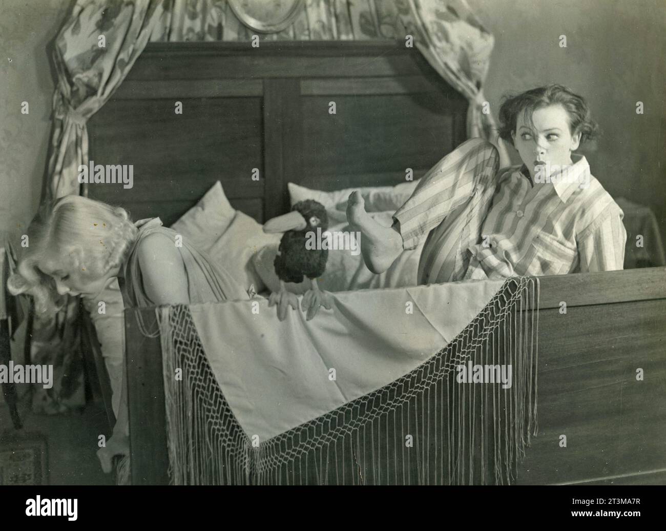 Danish actresses Marguerite Viby and Tove Wallenstrøm in the movie 5 ...