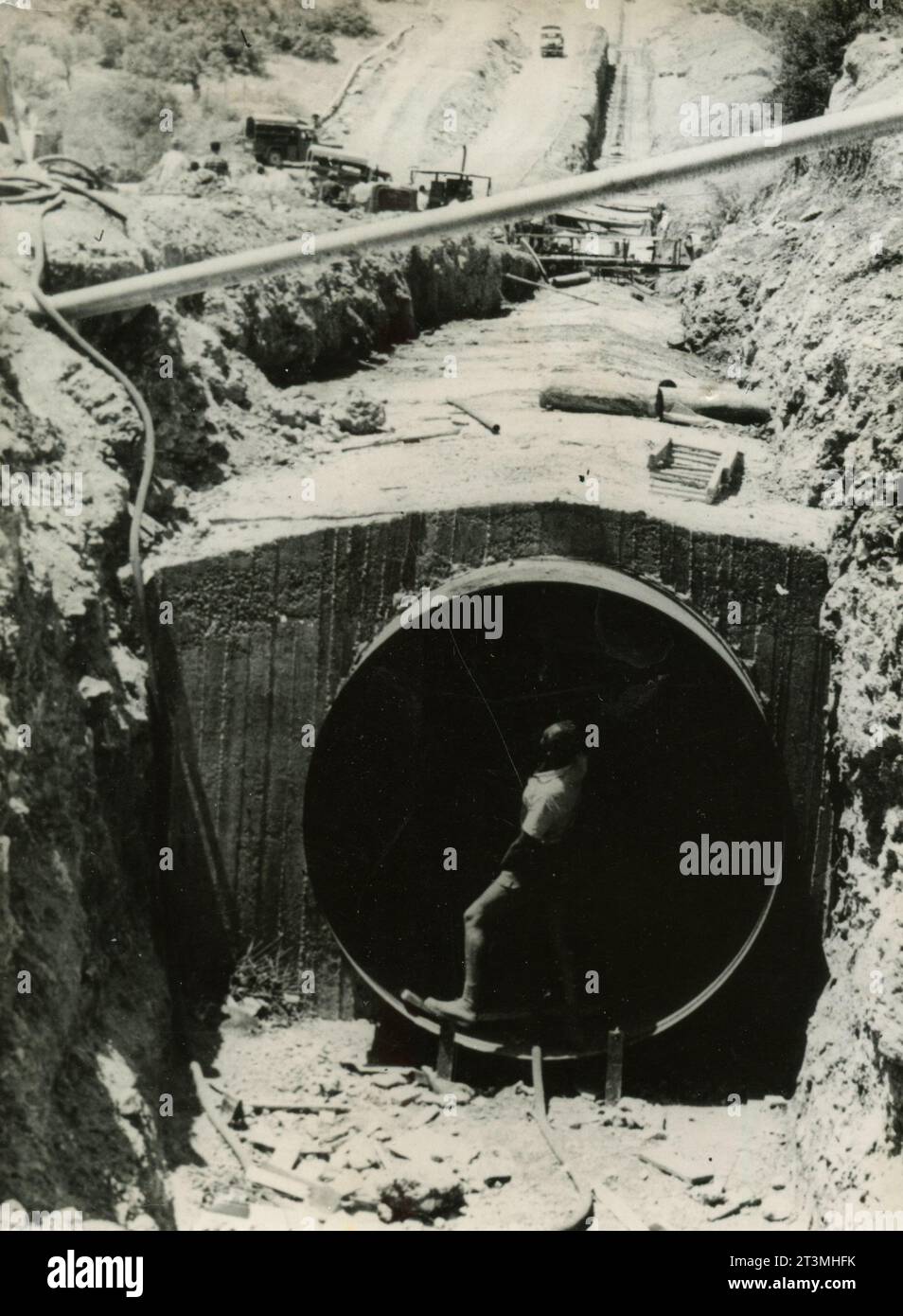 Israeli pipeline for irrigation of Neguev desert, Middle East 1964 Stock Photo