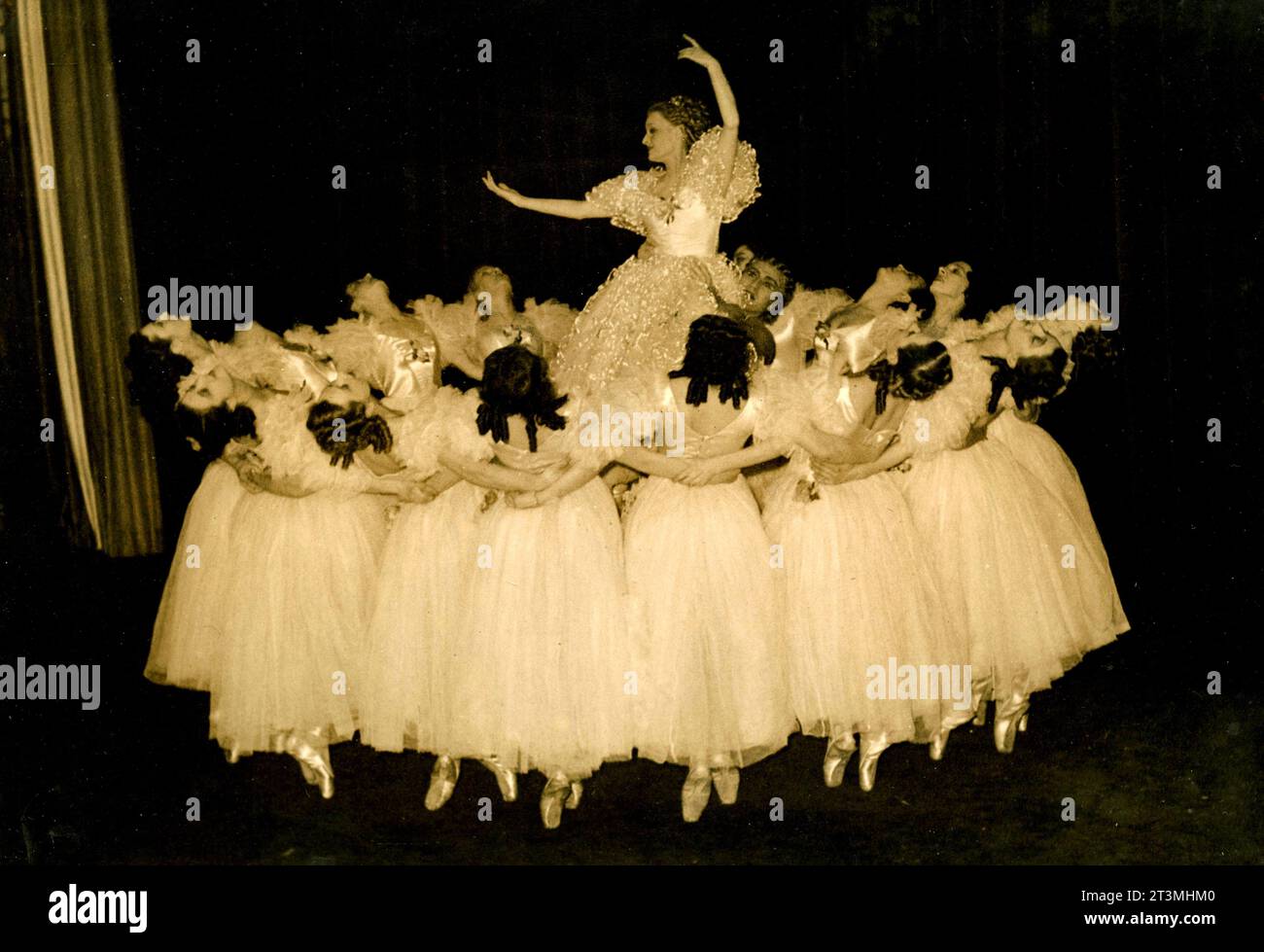 English actress and singer Lilian Harvey with the Montecarlo ballet