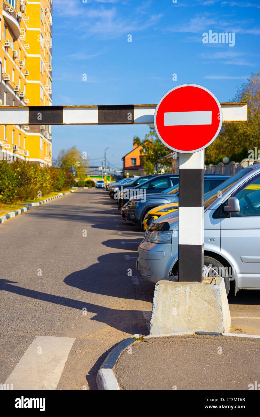Large Vehicles Sign Moscow, Russia - September 30, 2023: height limiter for vehicles in the ...