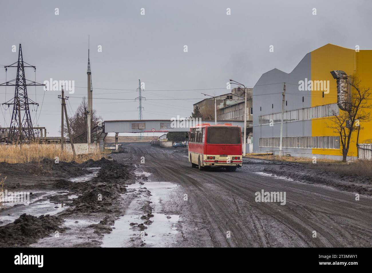 1.01.2021. Ukraine, road near mine named Heroiv Kosmosu near Pavlohrad. Ikarus 250 with workers. Stock Photo