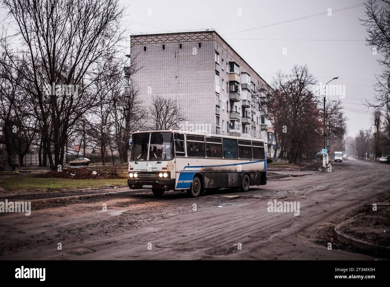 3.01.2021. Ukraine, Vlasivka. Ikarus 256 with workers. Stock Photo