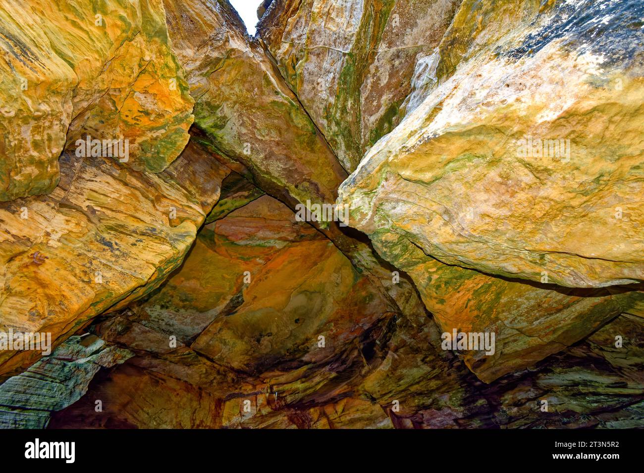 Cave entrance large rocks hi-res stock photography and images - Alamy