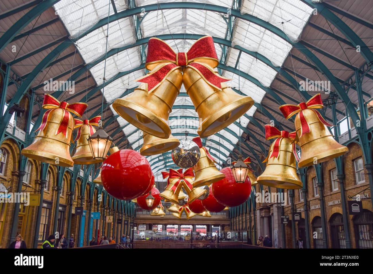 London, UK. 26th Oct, 2023. This year's Christmas decorations have been