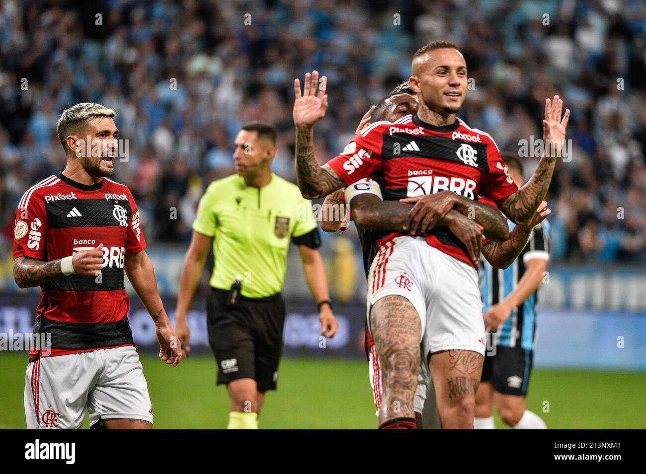 Porto Alegre, Brazil. 25th Oct, 2023. Everton Cebolinha of Flamengo during the match against Grêmio valid for the 29th round of the Brazilian Championship, held at Arena do Grêmio, in Porto Alegre, this Wednesday, October 25, 2023 Credit: Brazil Photo Press/Alamy Live News Stock Photo