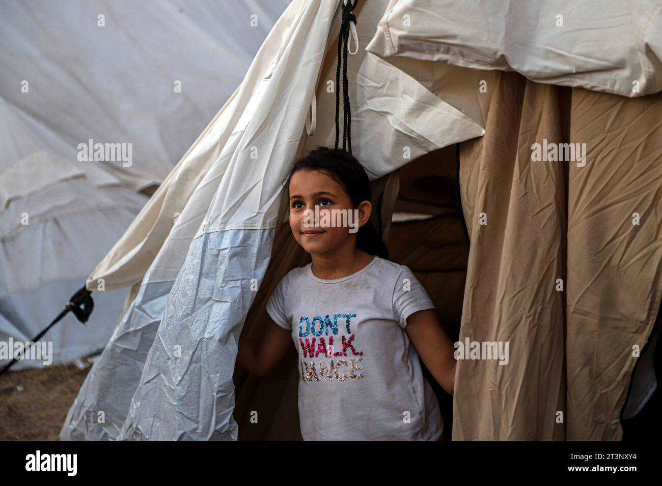 Gaza. 25th Oct, 2023. A displaced Palestinian girl is seen in a ...