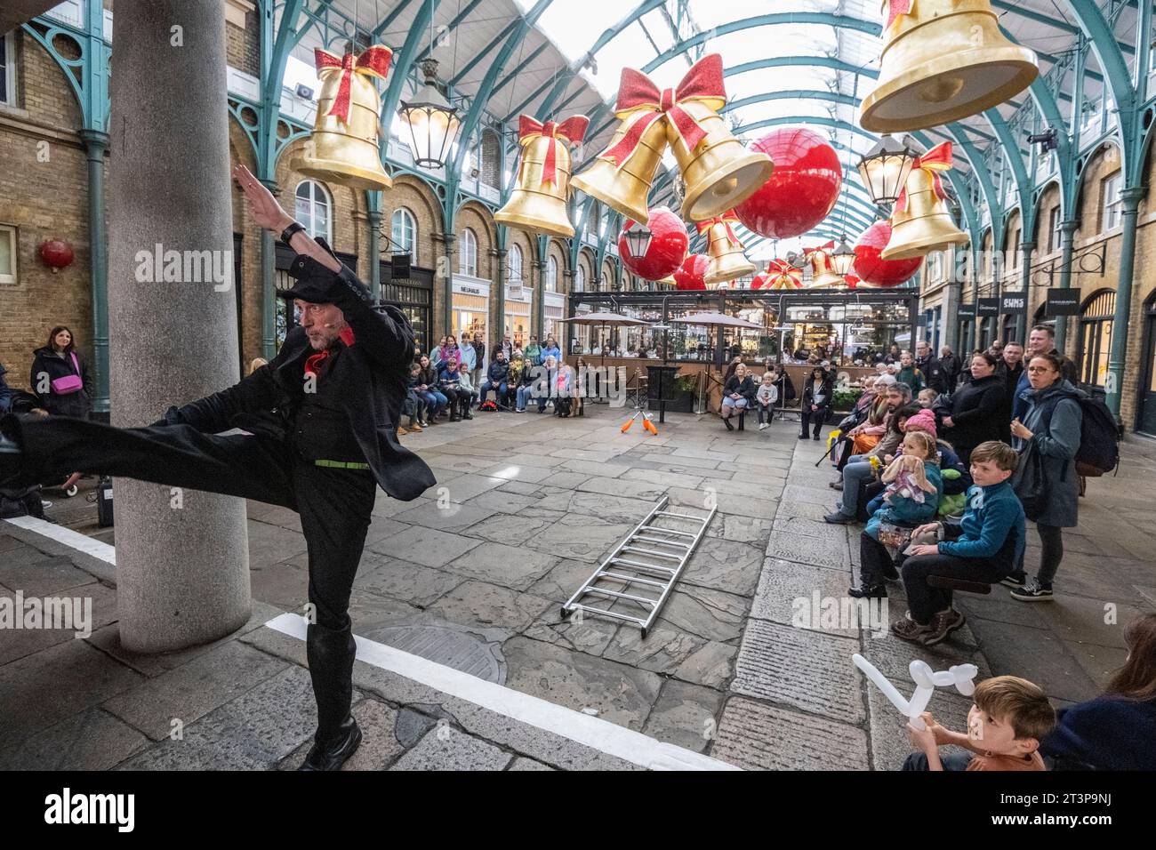London UK 26 October 2023 A Street Entertainer Performs In Front Of London UK 26 October 2023 A Street Entertainer Performs In Front Of