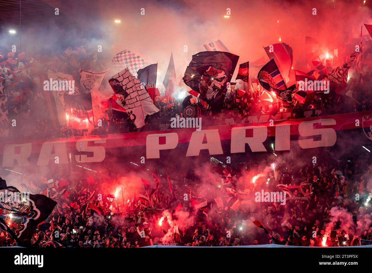 (C) Denis TRASFI / MAXPPP - à Boulogne-Billancourt au Parc des Princes le 25-10-2023 - UEFA Ligue des champions, Ligue des Champions, Champion's leagu Stock Photo