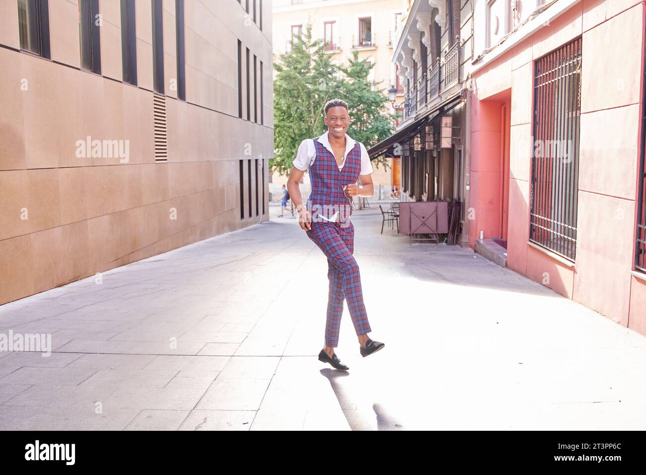 African man dancing outside in hi-res stock photography and images - Alamy
