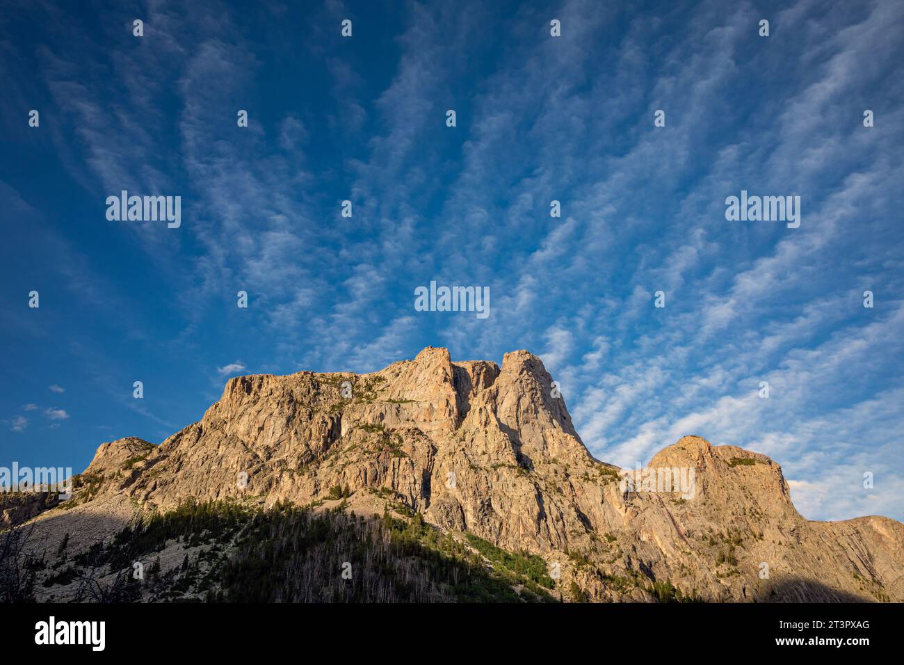 Cliffs near the junction of Palmer Canyon and New Fork Trails, Bridger Wilderness, Wind River Range. Stock Photo