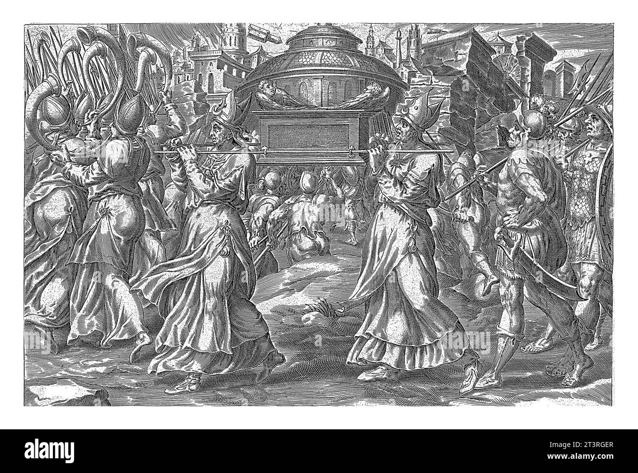 Val van Jericho, Harmen Jansz Muller, after Gerard van Groeningen, 1579 - 1585 Seven priests blow their ram's horns as they walk in front of the Ark o Stock Photo