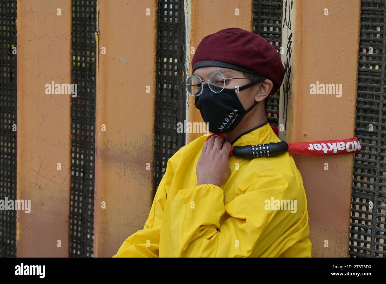 Tijuana, Baja California, Mexico. 25th Oct, 2023. Activists against the building of a new border wall chain themselves to old primary fence during on-going US-Mexico border construction advancing in Playas de Tijuana on Wednesday, October 25, 2023, as 30-foot fence panels have already been installed along with a new sliding gated fence entryway at the San Diego-Tijuana Friendship Park area. Construction workers have already begun some of the replacement primary fencing on the beach border that goes into the Pacific Ocean. (Credit Image: © Carlos A. Moreno/ZUMA Press Wire) EDITORIAL USAGE ONL Stock Photo