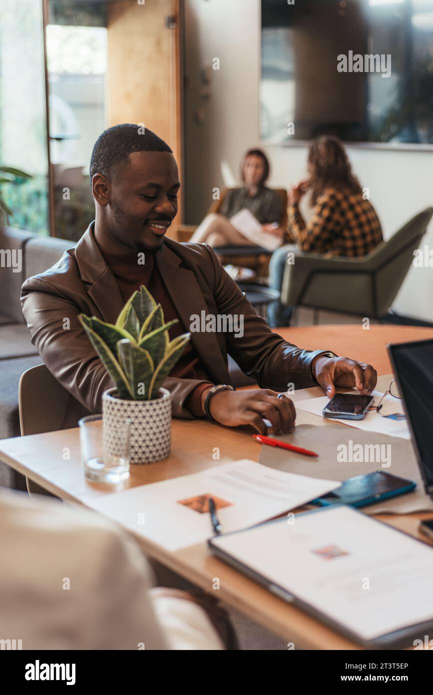 Value proposition on black hi-res stock photography and images - Alamy