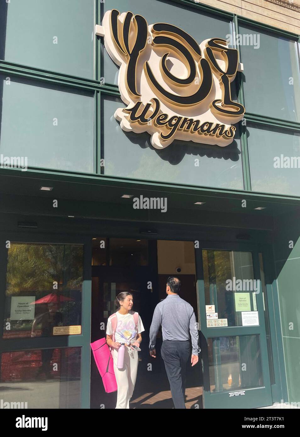 New York, New York, USA. 26th Oct, 2023. An exterior view of Wegmans