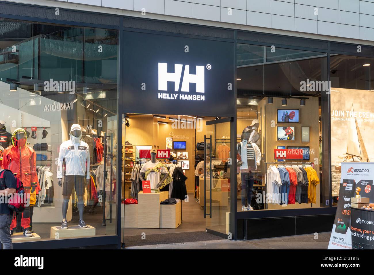 Helly hansen hi-res stock photography and images - Alamy
