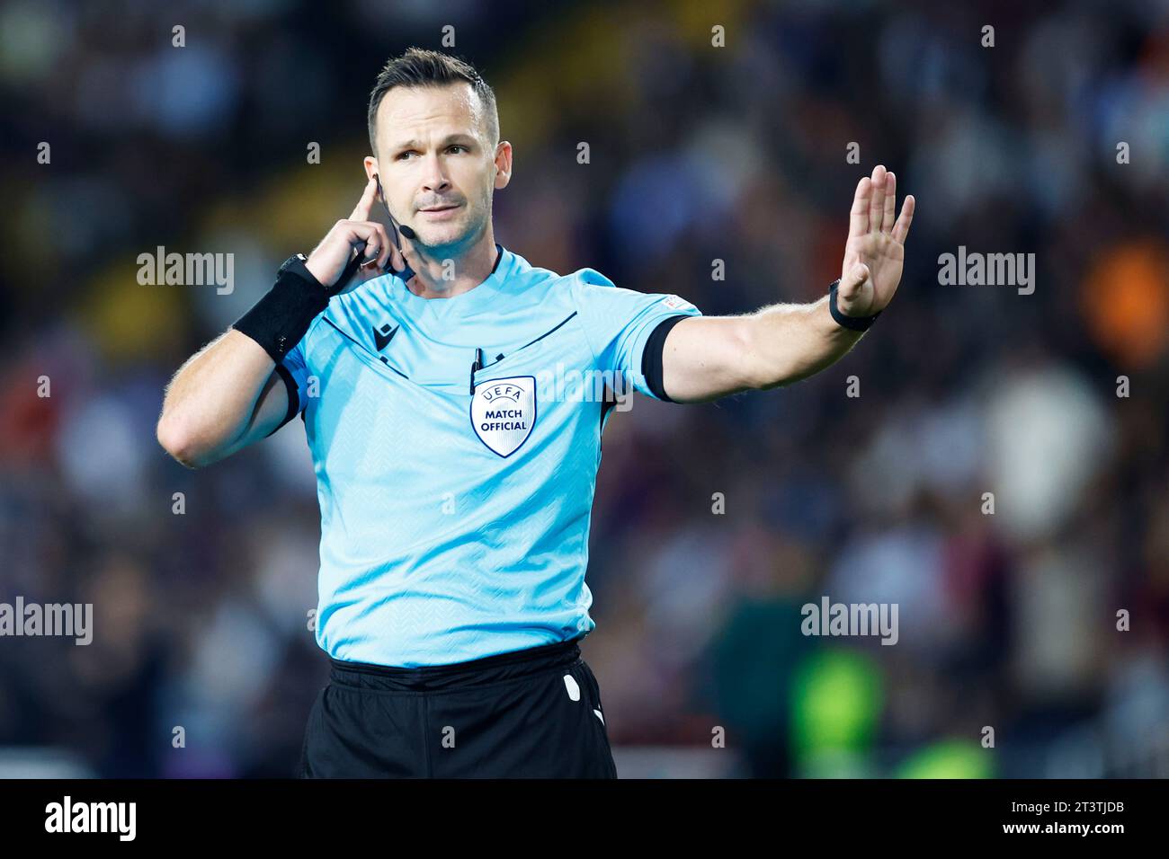 Who is Ivan Kružliak, the referee for Barcelona vs Shakhtar Donetsk, Champions League 2023/24 - AS USA