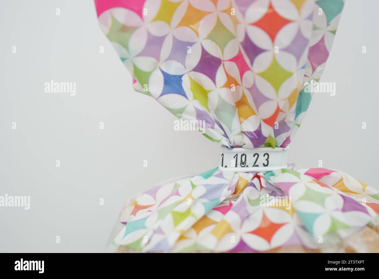 expiry date on a bread packet Stock Photo Alamy