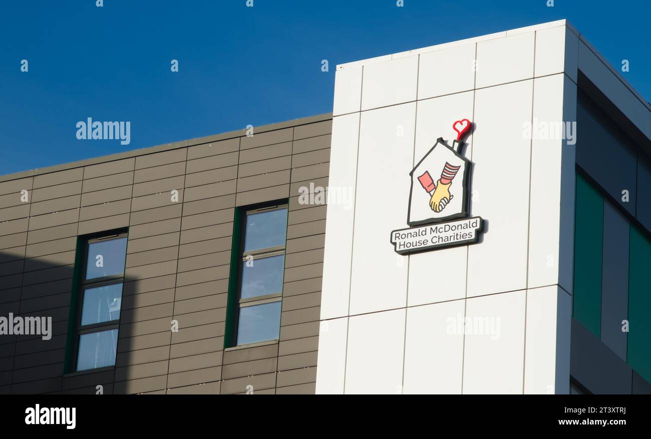 Ronald mcdonald house sign hi-res stock photography and images - Alamy