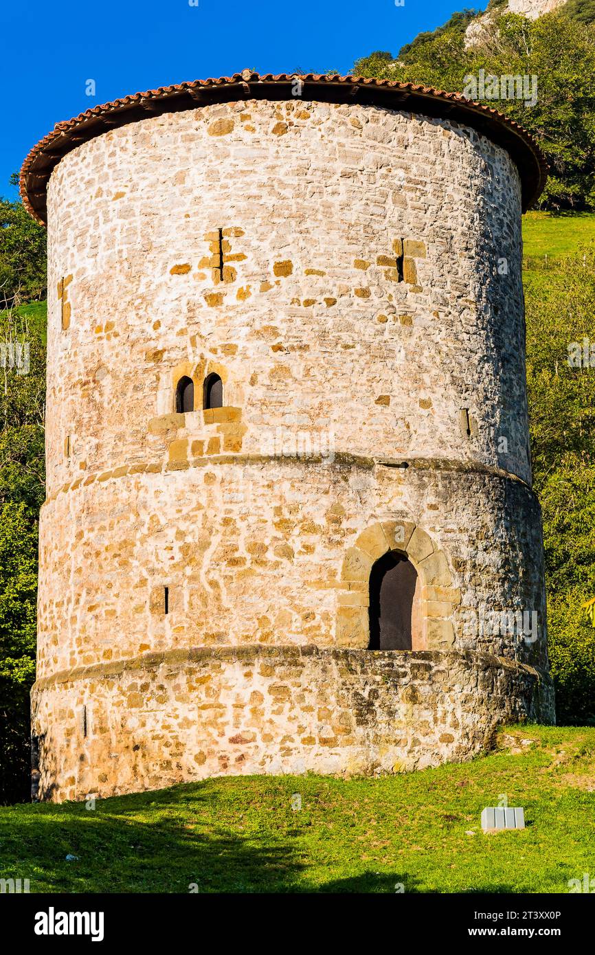Torre de Proaza, or Torre del Campo, or Torre de los González Tuñón, is a medieval defensive tower whose dating is not entirely clear although its con Stock Photo