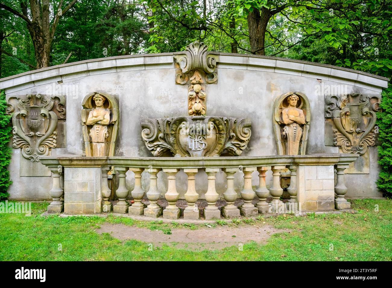 Toronto, Canada, Stone wall with a semicircular fence. The ancient