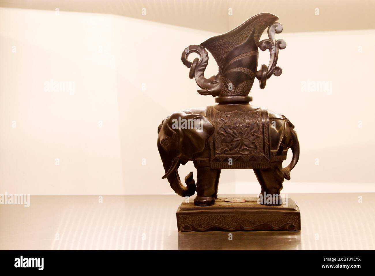 traditional Chinese style of bronze art in a shop Stock Photo