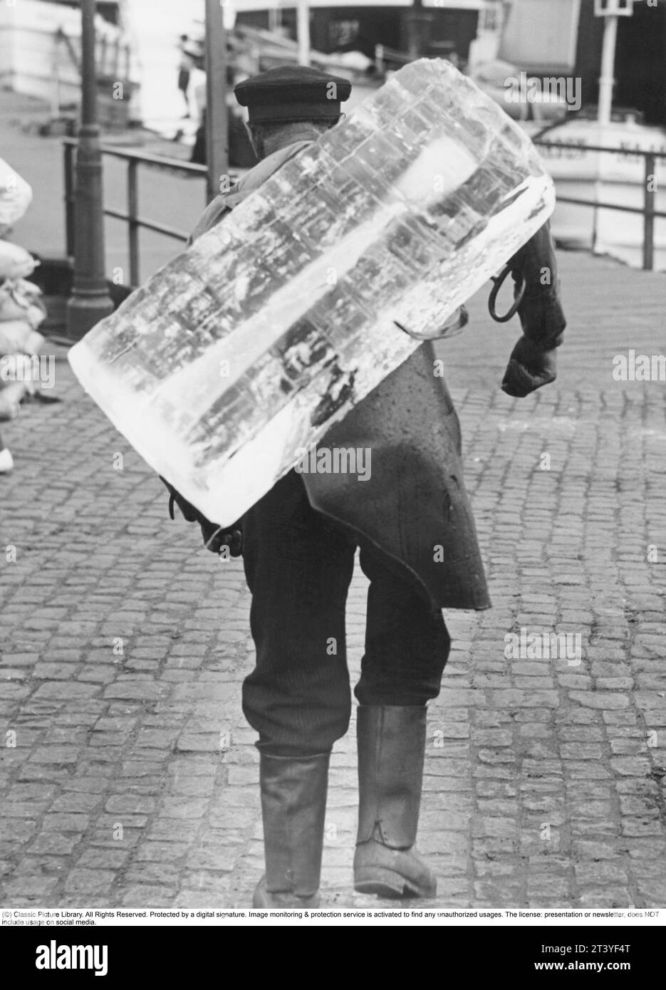 Man work retro 1930s hires stock photography and images Alamy