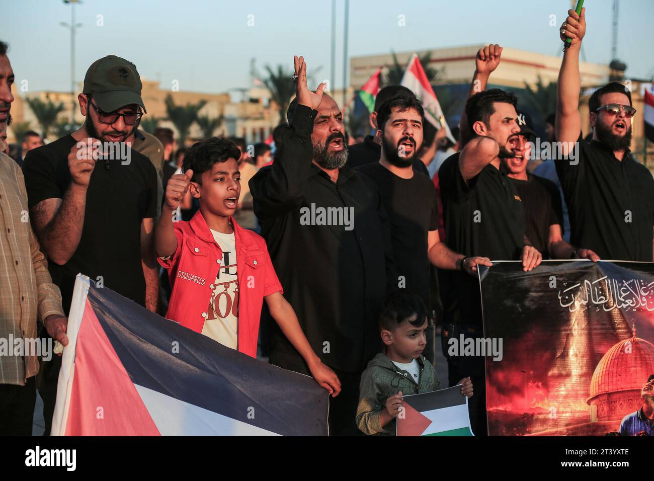 Baghdad, Iraq. 27th Oct, 2023. Iraqis take part in a Pro-Palestinian rally near Tahrir Square. Credit: Ameer Al-Mohammedawi/dpa/Alamy Live News Stock Photo