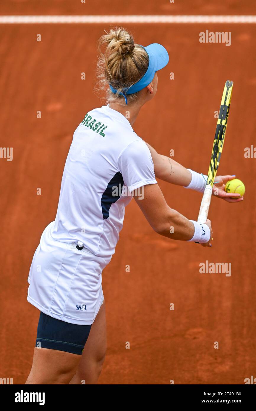 Santiago, Chile. 27th Oct, 2023. Tennis at the 2023 Pan American Games taking place this Friday morning (27), on the central court in Santiago de Chile. Laura Picossi (BRA) x Jamie Loeb (USA) Credit: Celso Pupo/FotoArena/Alamy Live News Stock Photo