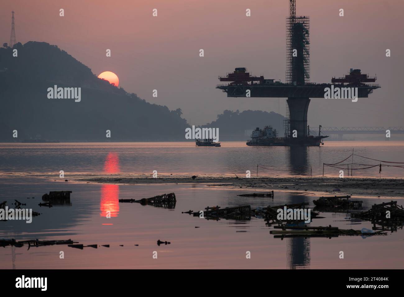 Brahmaputra river pollution hi-res stock photography and images - Alamy
