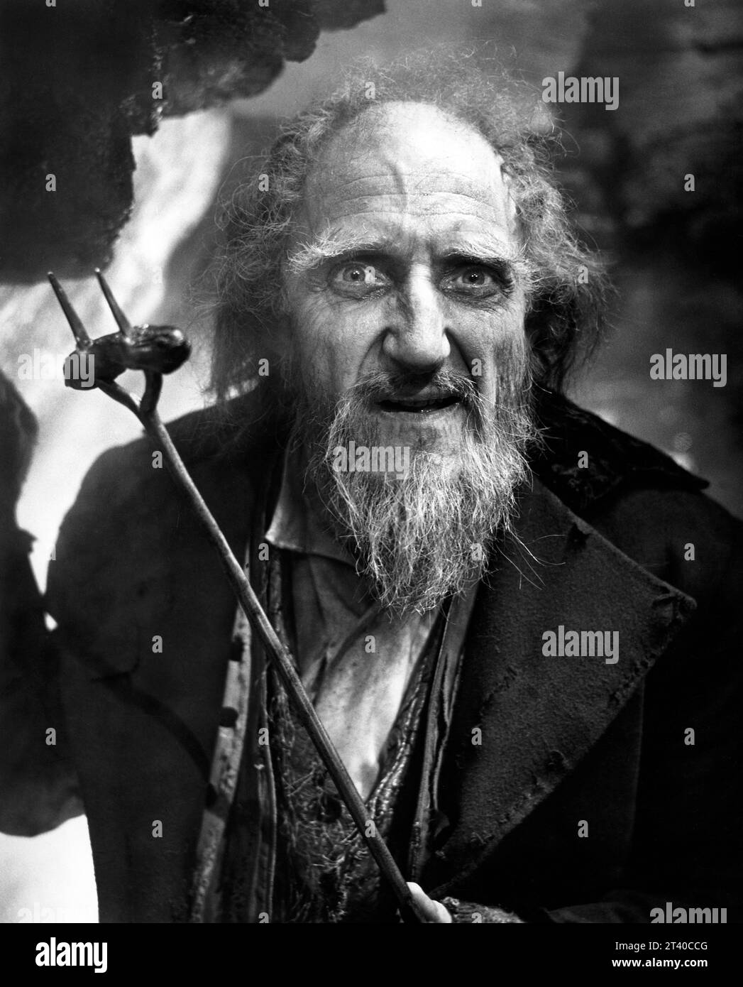 Ron Moody, on-set of the British musical film, 'Oliver!', Columbia Pictures, 1968 Stock Photo