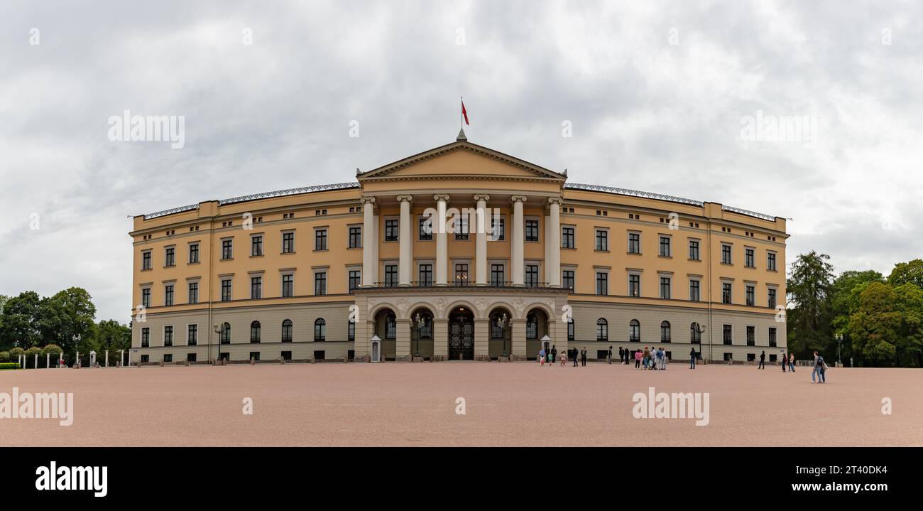Oslo royal palace facade hi-res stock photography and images - Alamy