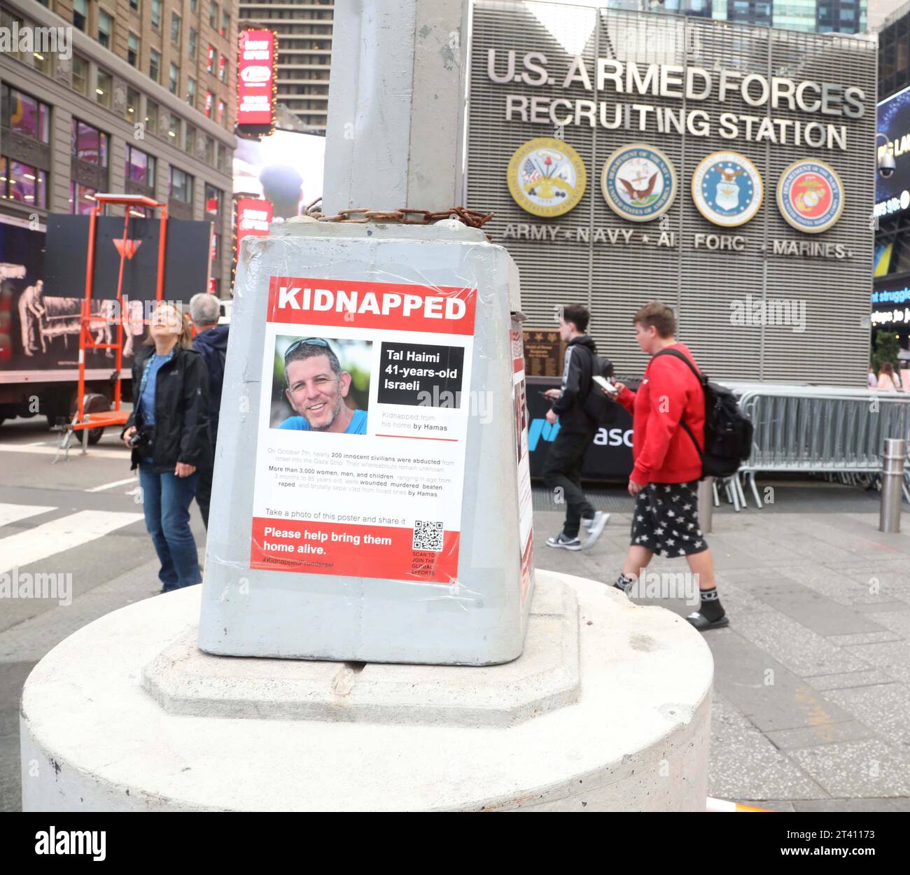 New York, New York, USA. 27th Oct, 2023. A view of the ''˜Kidnapped' poster of 41 year old Israeli hostage Tal Haimi in Times Square. The signs were created by Israeli street artists nom de plume Dede Bandaid and Nitzan Mintz as a campaign to raise awareness for the over 200 hostages Hamas captured on October 7th. Concerns about the safety of the hostages has increased as the IDF ground operation in Gaza is expanding. (Credit Image: © Nancy Kaszerman/ZUMA Press Wire) EDITORIAL USAGE ONLY! Not for Commercial USAGE! Stock Photo
