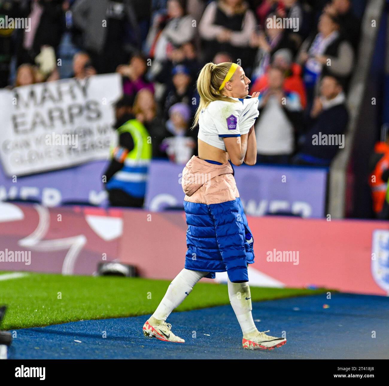 England womens football shirt hi-res stock photography and images - Alamy