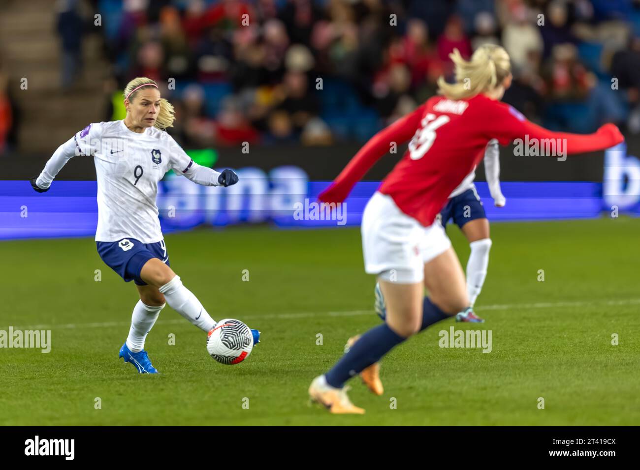 Oslo, Norway 27 October 2023  Eugenie Le Sommer of France and Olympique Lyonnais Feminin keeps possession of the ball during the National League Group A2 match between Norway women and France women held at the Ullevaal Stadion in Oslo, Norway credit: Nigel Waldron/Alamy Live News Stock Photo