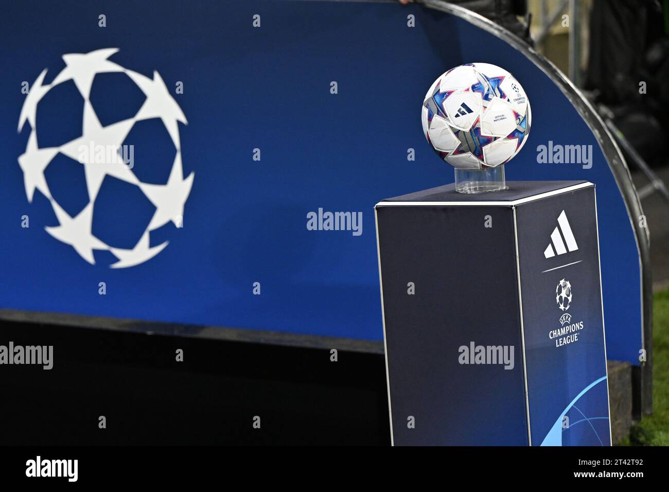 Champions league logo 2023 hi-res stock photography and images - Alamy