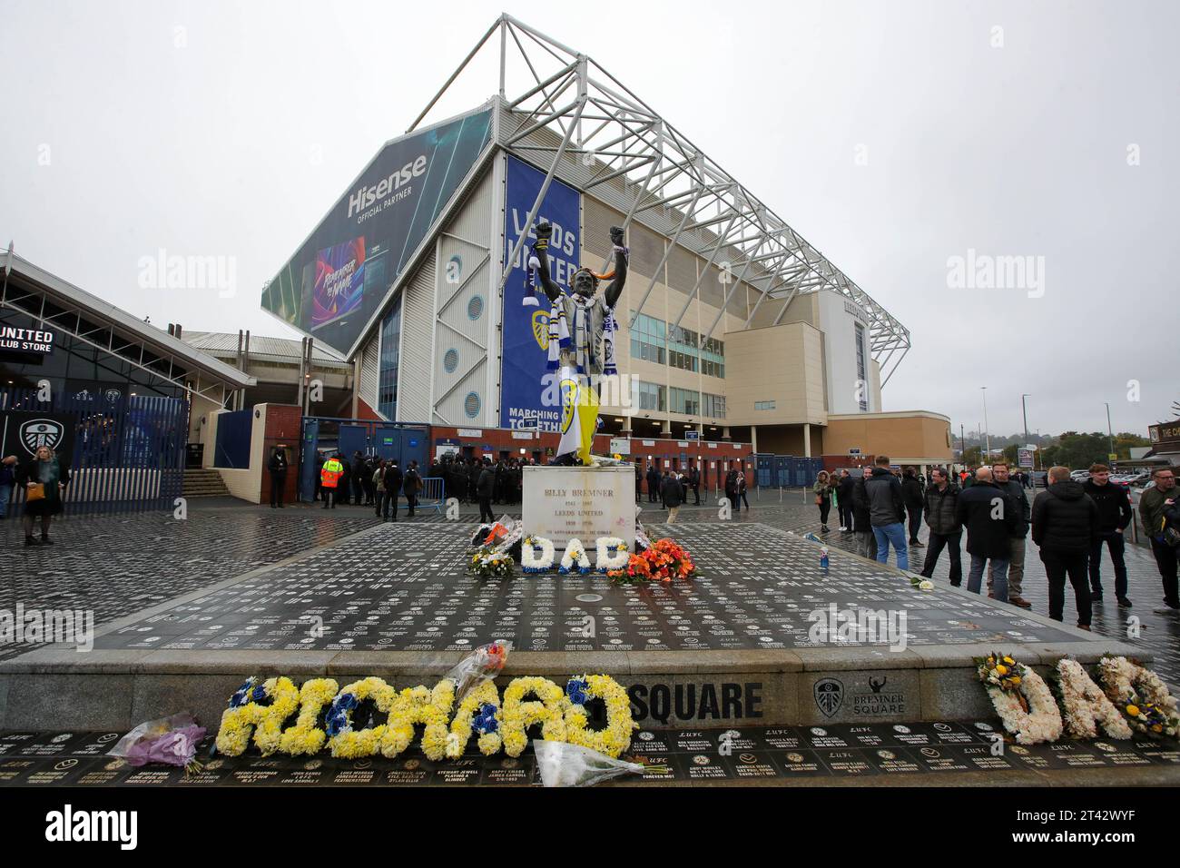 Leeds, UK. 28th Oct, 2023. The Billy Bremner statue outside Elland Road
