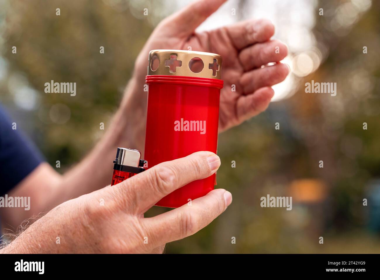 Flamme feuerzeug hi-res stock photography and images - Alamy