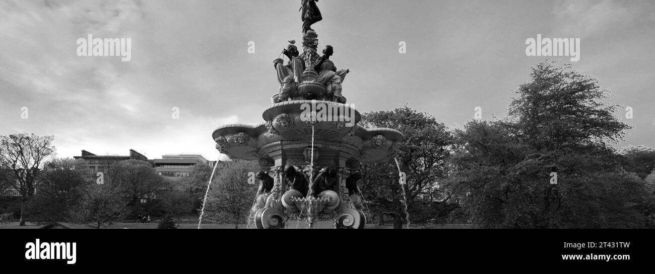 The Ross fountain in Princes Street Gardens, Edinburgh city, Scotland, UK Stock Photo