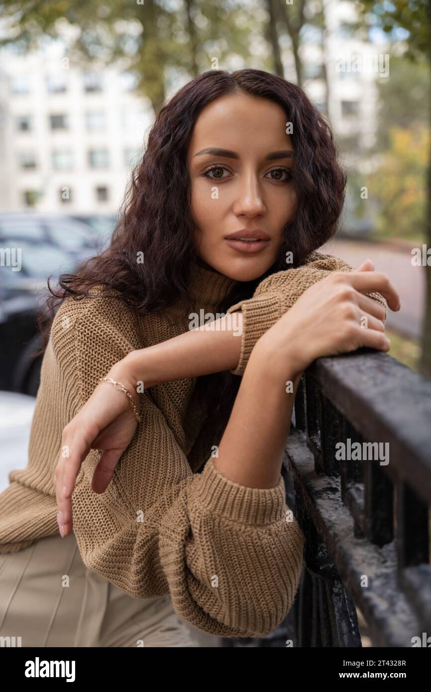 Erotik ozbek rasmlar Chiroyli yoyilgan oyoqlar