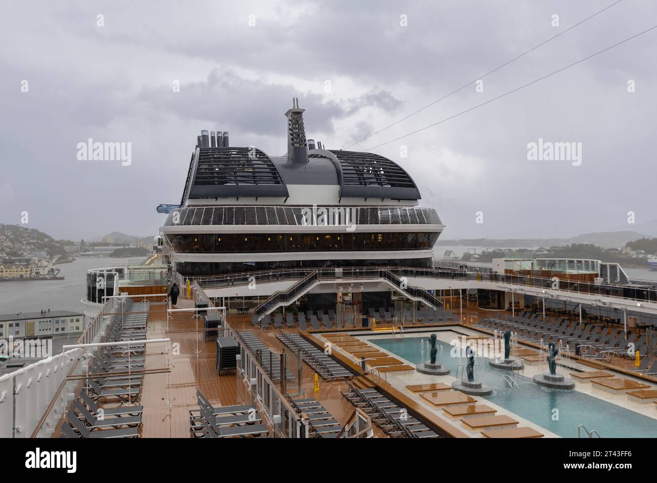 Scenic cruise deck hi-res stock photography and images - Alamy