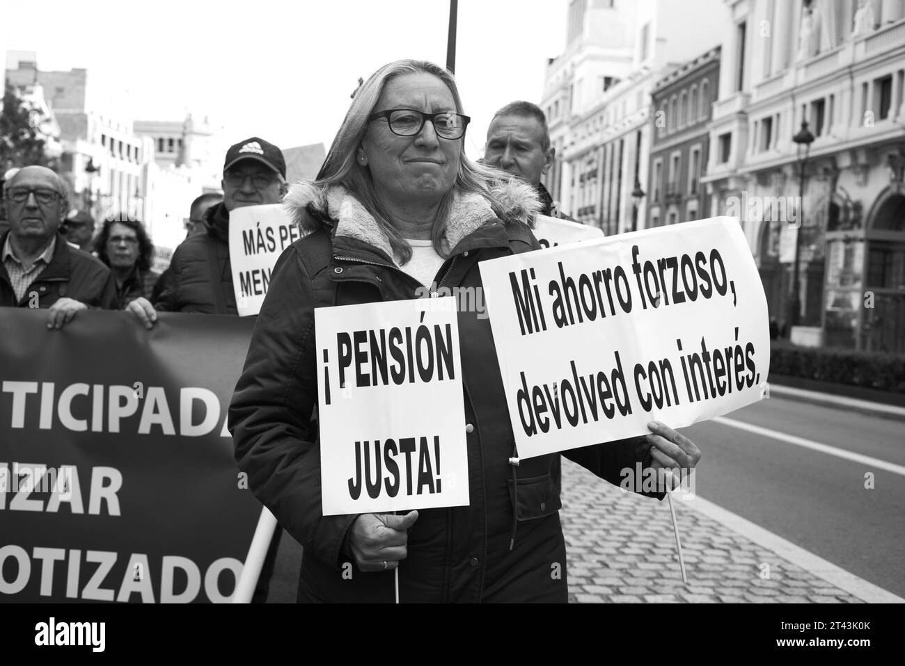 Retirees protest, in the center of Madrid, during a rally to request an increase in the minimum pension to 1080 and to guarantee pensions. October 28, 2023 Spain (Photo by Oscar Gonzalez/Sipa USA) (Photo by Oscar Gonzalez/Sipa USA) Stock Photo