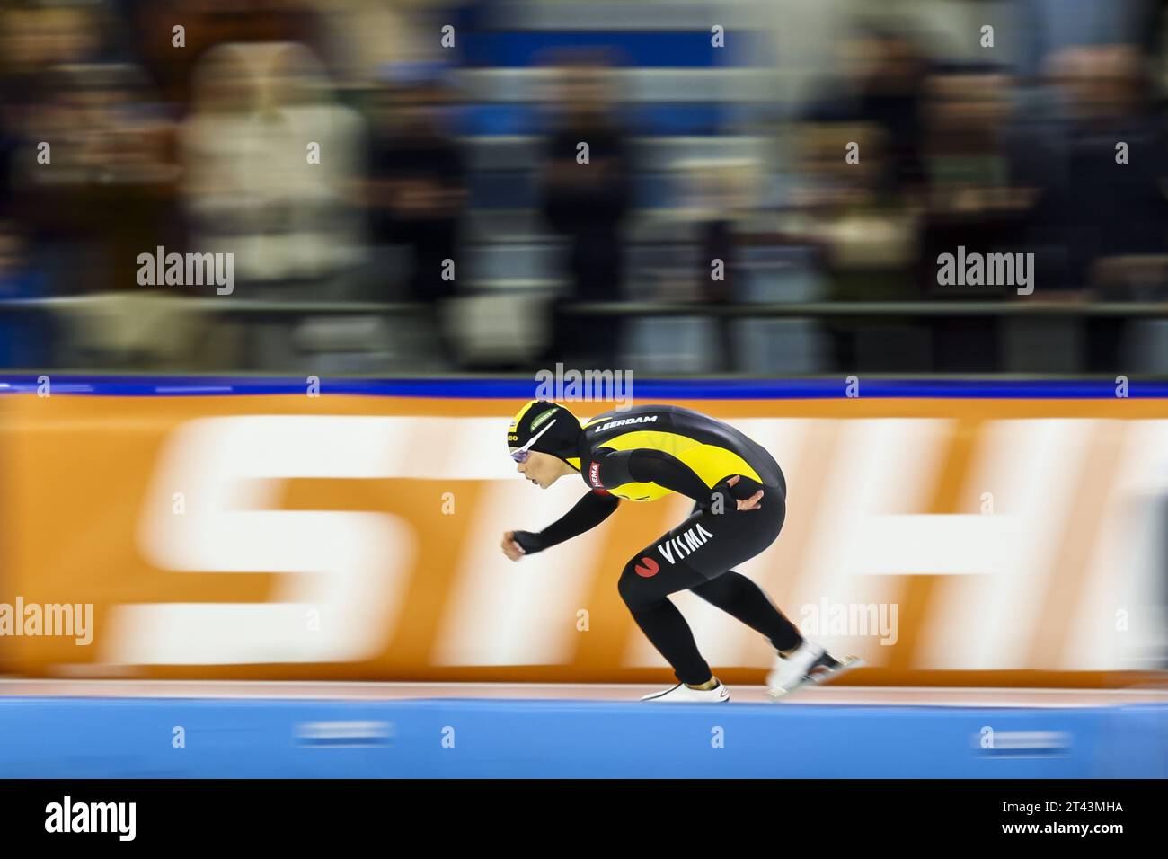 HEERENVEEN - Jutta Leerdam during the first 500m ladies in the Thialf ice stadium. The long track season starts with this three-day qualifying tournament for the World Cup. ANP VINCENT JANNINK Stock Photo