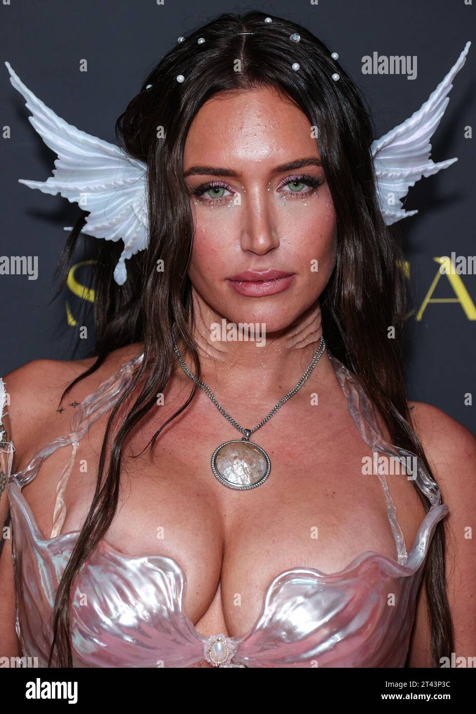 BEVERLY HILLS, LOS ANGELES, CALIFORNIA, USA - OCTOBER 27: Anastasia Karanikolaou (Stassie) arrives at Darren Dzienciol's Pop Icons Halloween Party 2023 Presented By Solisca Tequila and PATH Water held at a Private Residence on October 27, 2023 in Beverly Hills, Los Angeles, California, United States. (Photo by Xavier Collin/Image Press Agency) Stock Photo