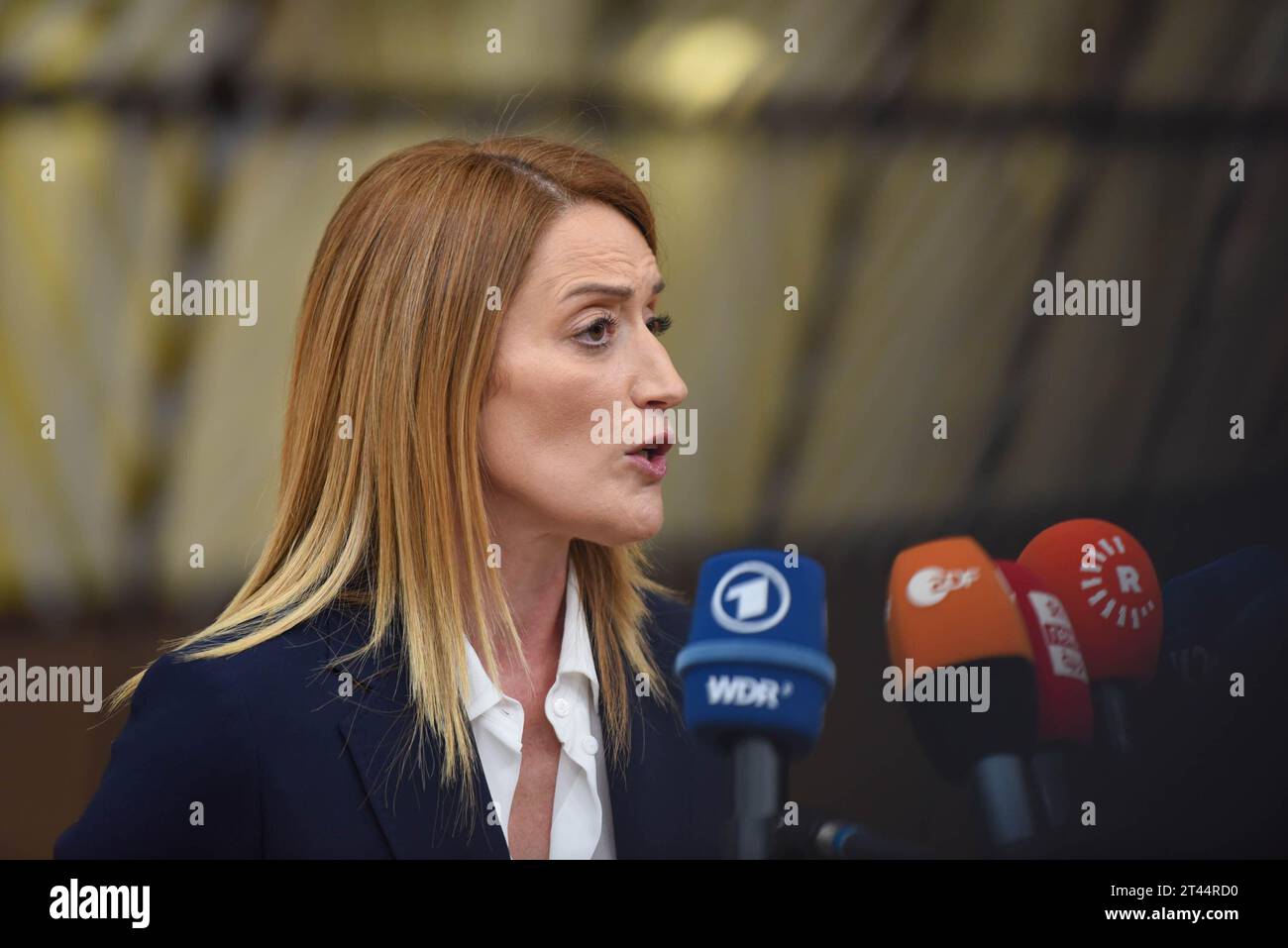 European Parliament President Roberta Metsola speaks with the media as she arrives for an EU summit at the European Council in Brussels, Thursday, Oct Stock Photo