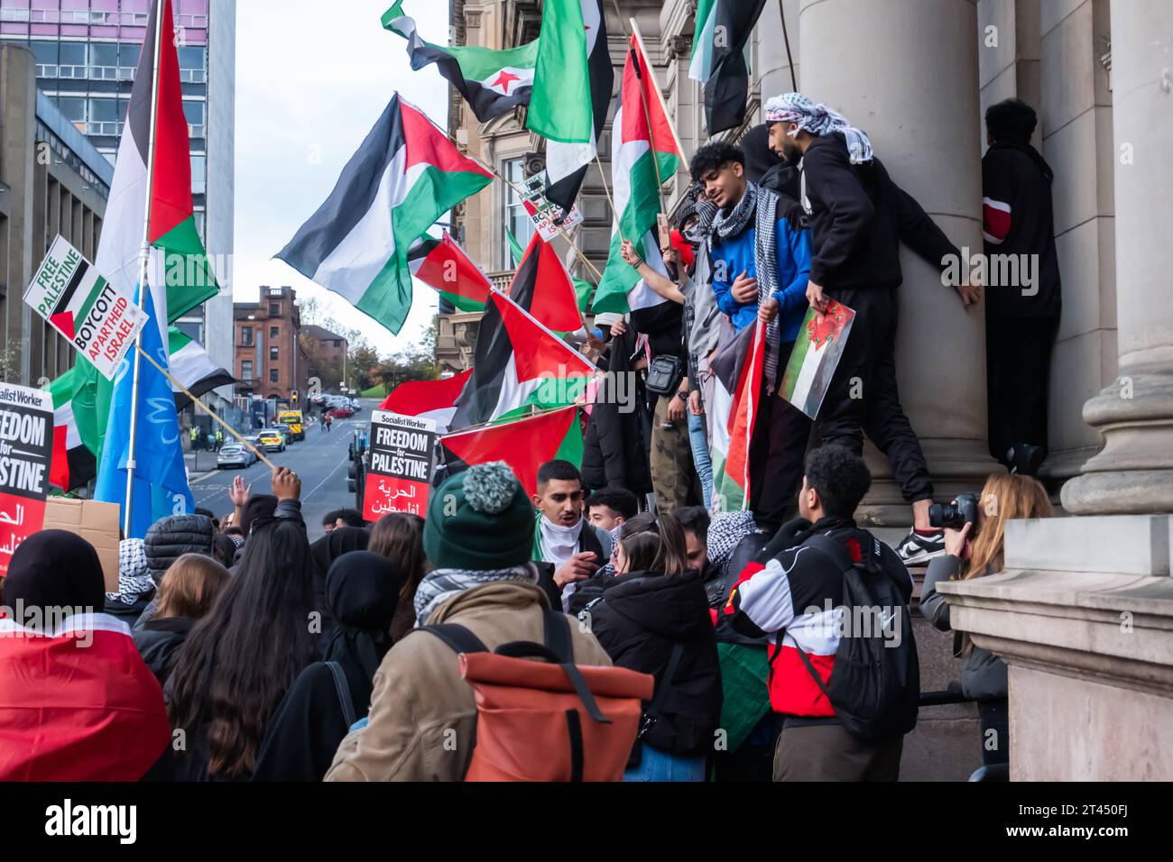 Glasgow, Scotland, UK. 28th October, 2023. People supporting Palestine