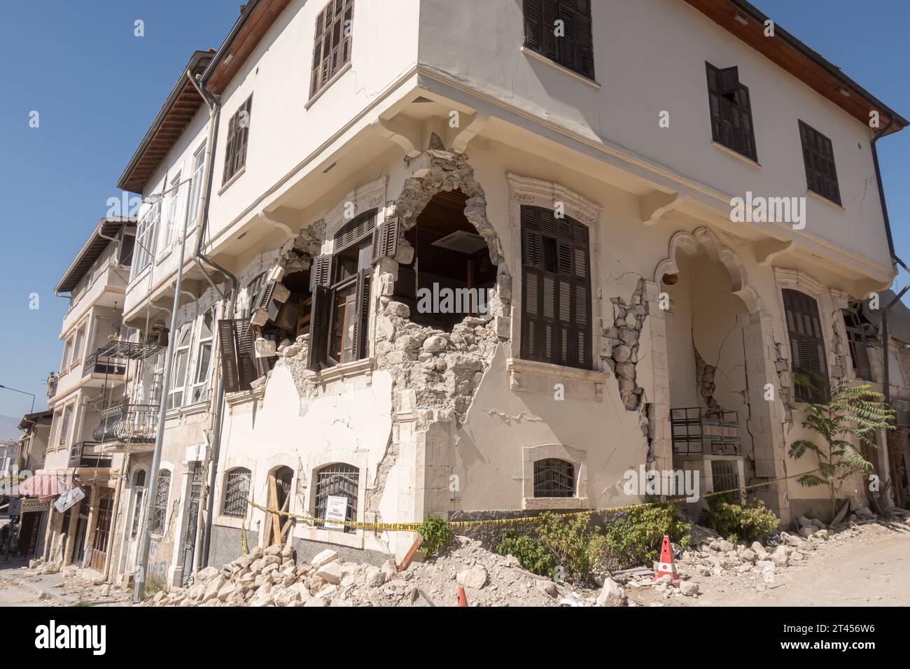 Turkish earthquake 2023 damage historic ottoman houses in central